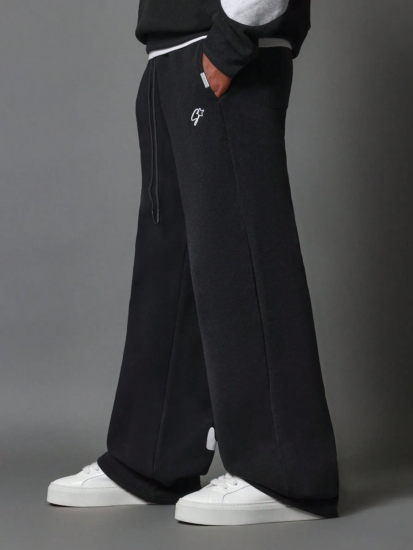 Wide Leg Sweatpants With Graphic Print