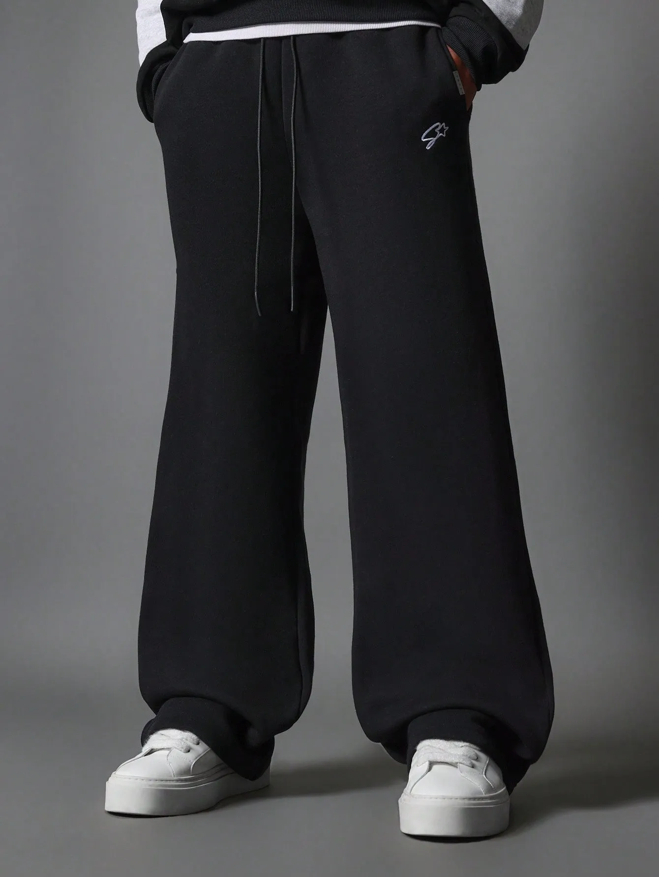 Wide Leg Sweatpants With Graphic Print